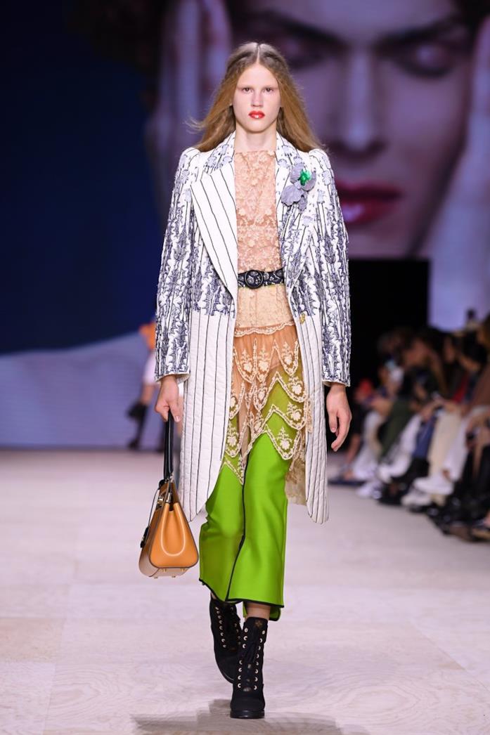 Louis Vuitton presenta la collezione Primavera/Estate 2020 Uno dei look di Louis Vuitton