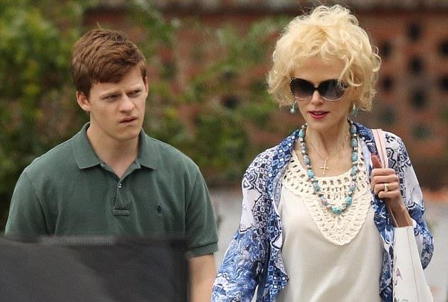 Nicole Kidman e Lucas Hedges sul set di Boy Erased Nicole Kidman e Lucas Hedges durante le riprese di Boy Erased