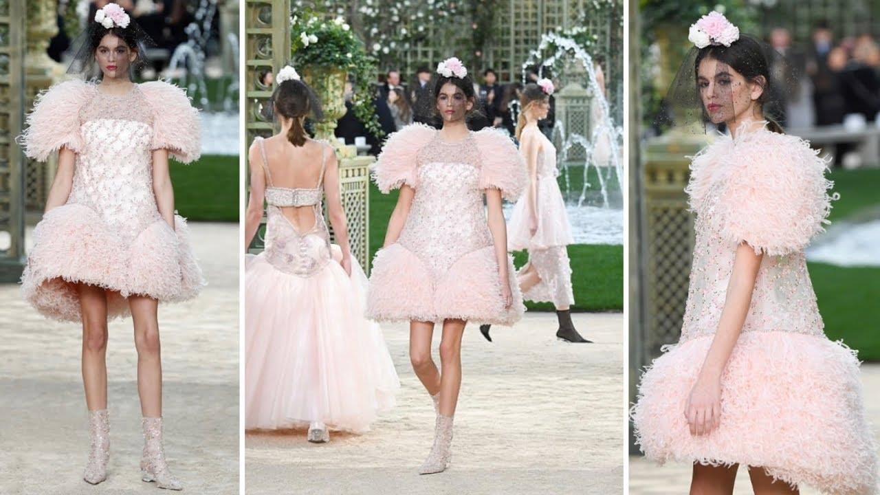 Abito colorato di Nicole Spose Abiti da sposa rosa di Chanel