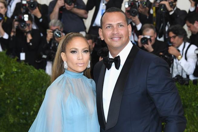 Alex Rodriguez parla della sua storia con Jennifer Lopez Alex Rodriguez e Jennifer Lopez