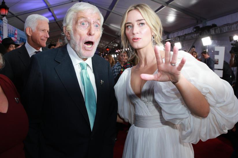 Emily Blunt e Dick Van Dyke Emily Blunt alla premiere di Mary Poppins Returns con Dick Van Dyke