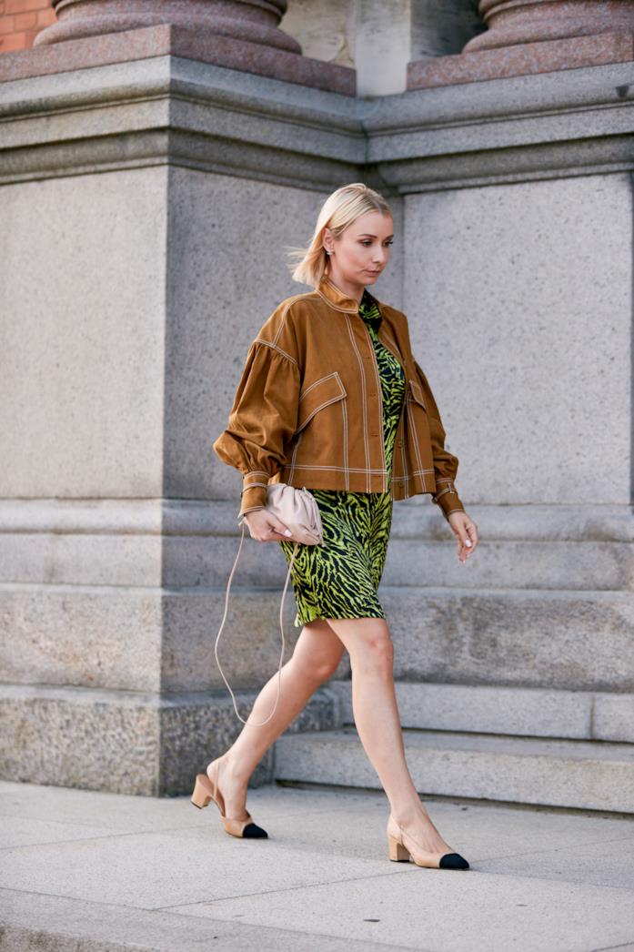 Tigrato fluo Outfit composto da fantasia tigrata fluo dallo Street Style di Copenhagen 2019