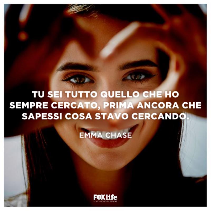 Frase Emma Ragazza sorride