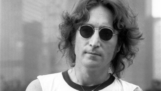 Ricordiamo John Lennon, nato il 9 ottobre 1940 John Lennon