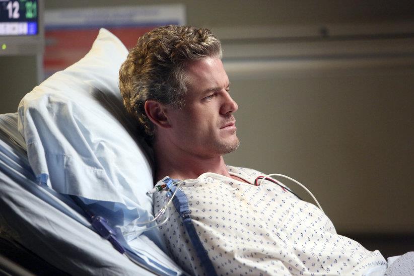 Mark sul letto d'ospedale in Grey's Anatomy 9 Mark Sloan in una scena di Grey's Anatomy 9 prima di morire