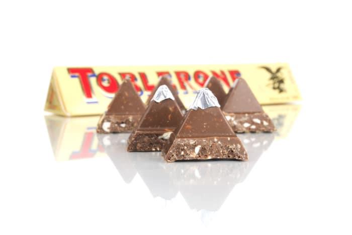 Toblerone Tunnel: tutto sul nuovo body trend social I cioccolatini Toblerone che hanno ispirato il nuovo body trend