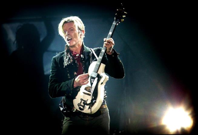 Per il prossimo Record Store Day vinili e rarità di David Bowie David Bowie durante un concerto