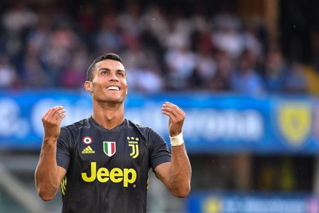 Cristiano Ronaldo su Instagram con la famiglia vestita coi colori della Juventus Cristiano Ronaldo
