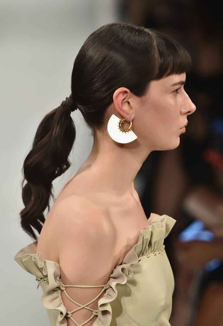 Coda con frangia Hairstyle di Coda con frangia