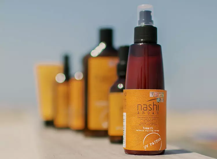 Proteggere i capelli dal sole prodotti nashi argan
