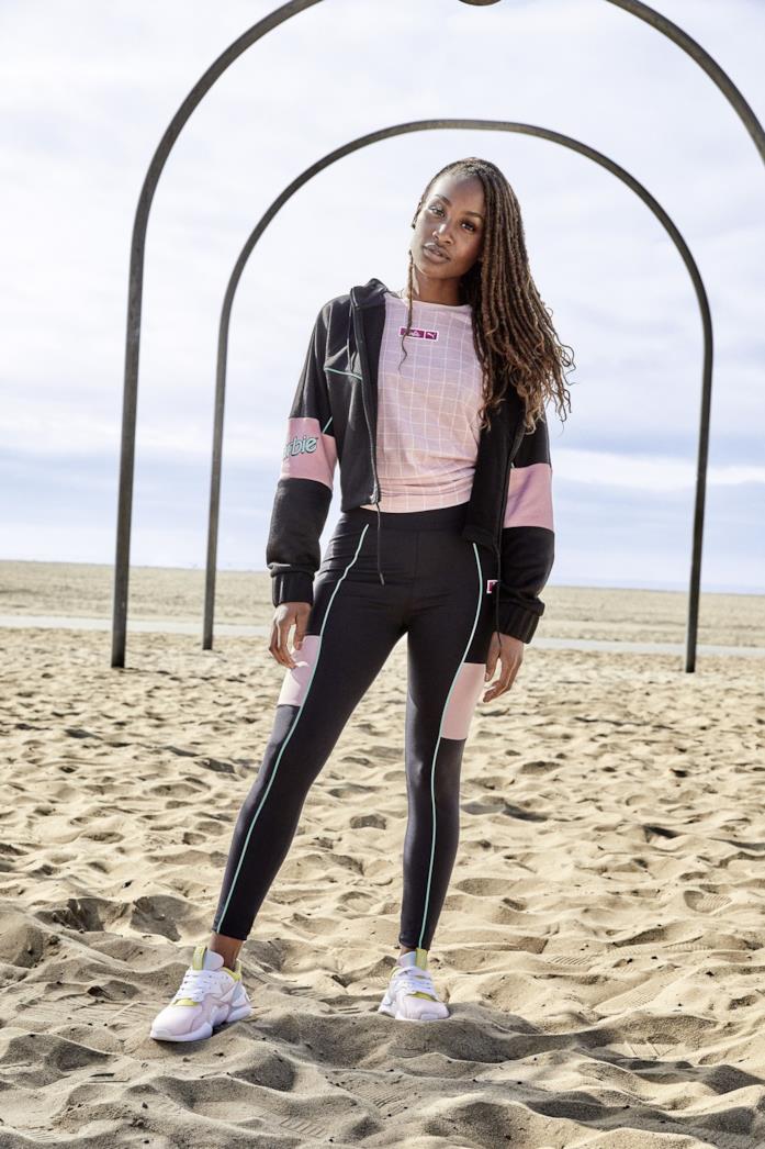 Capsule collection Puma x Barbie Leggins, t-shirt e jacket in stile Barbie di Puma