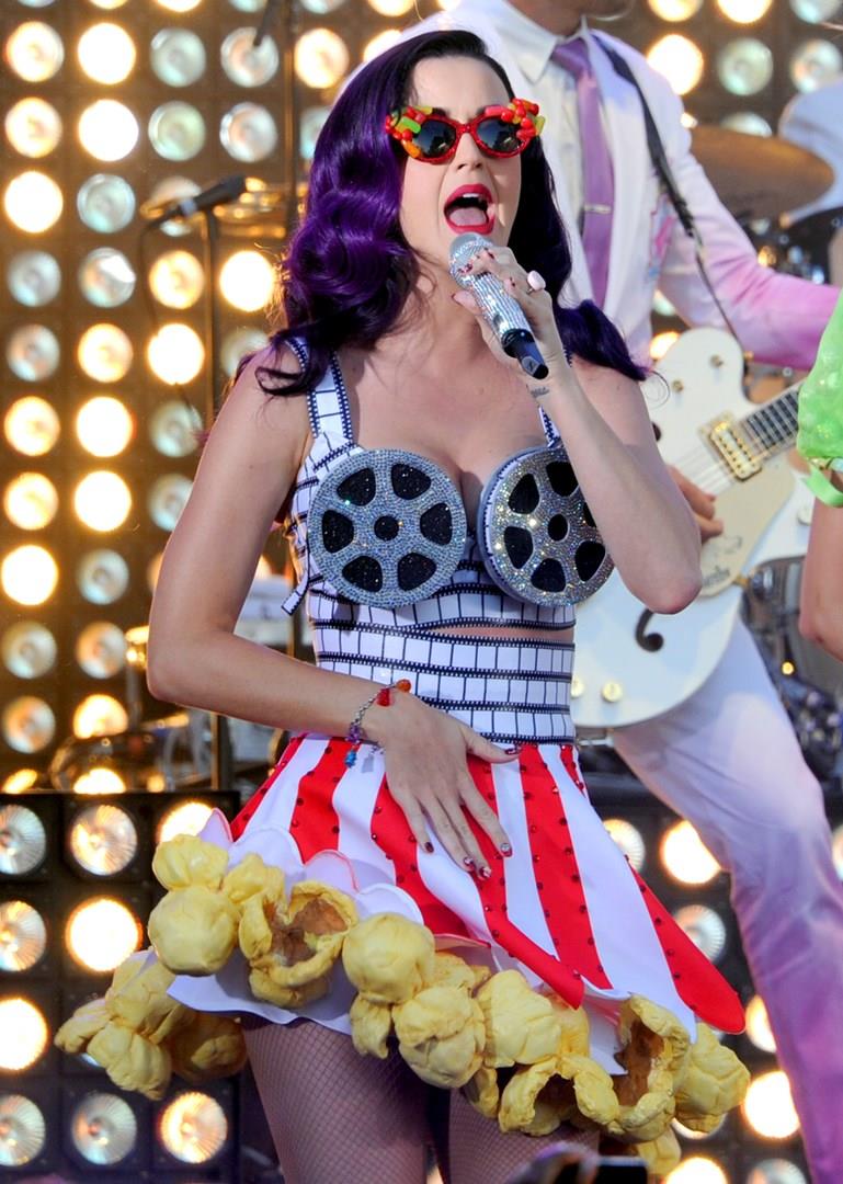 Katy Perry Katy Perry in look pop corn alla prima di Part of Me