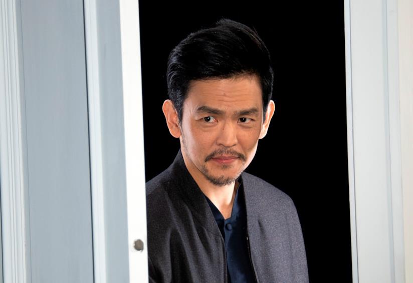 John Cho guida il cast di Cawoby Bebop John Cho nel cast di Cowboy Bebop di Netflix