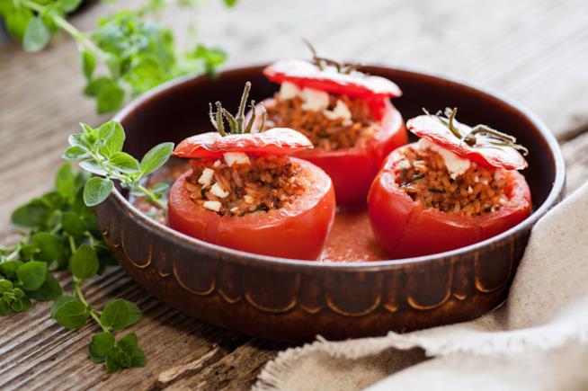 Ricetta Pomodori ripieni di carne trita e menta Pomodori ripieni