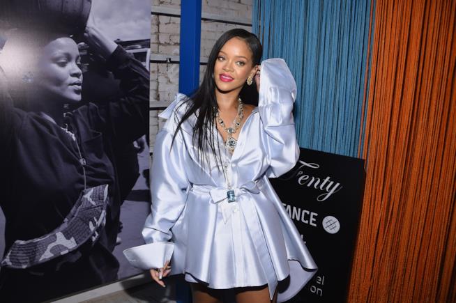 Rihanna torna alla New York Fashion Week con la sua linea di lingerie Rihanna