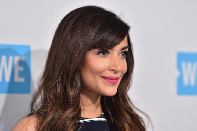 Hannah Simone da New Girl al pilot ABC Ralph Supermaxieroe Hannah Simone dopo New Girl nel pilot The Greatest American Hero