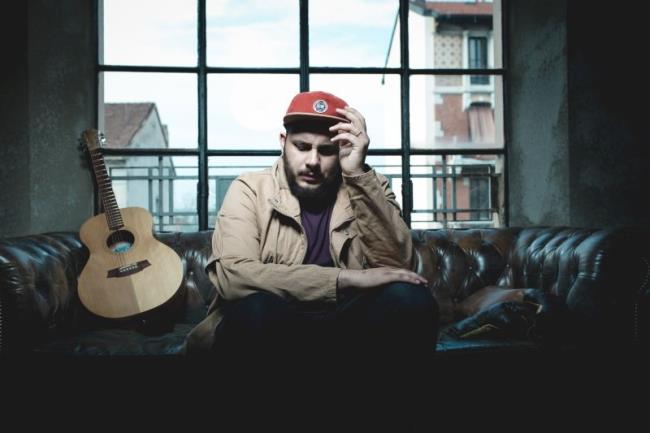 Rebirth è il primo album del cantautore romano Wrongonyou Wrongonyou per l'album Rebirth