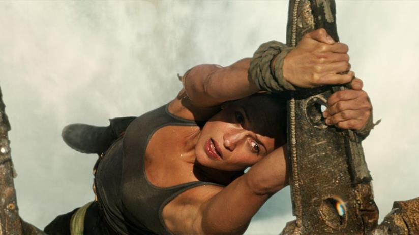 Alicia Vikander in una scena di Tomb Raider Tomb Raider: Alicia Vikander in una scena del film