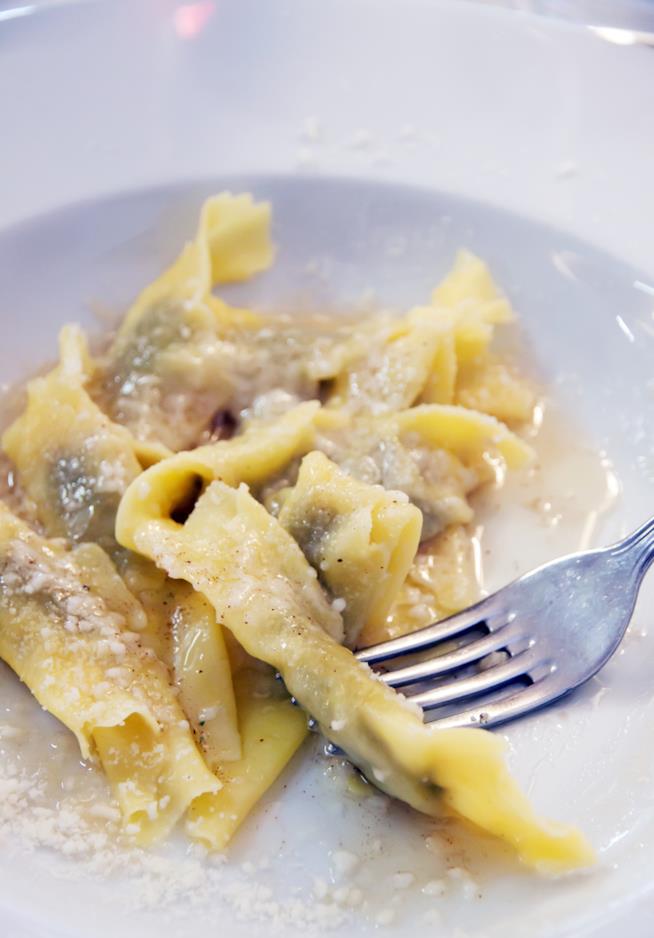 Casonsei alla bergamasca con ripieno di salsiccia e arrosto di pollo Casonsei alla bergamasca
