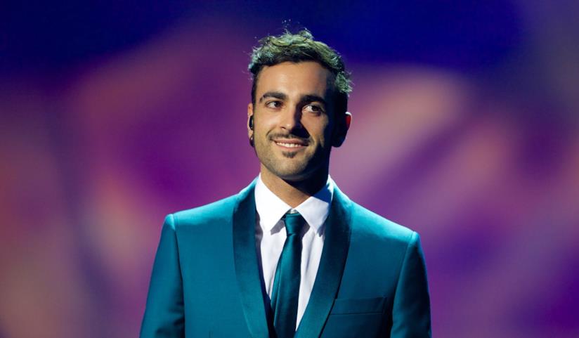 Marco Mengoni cambia taglio capelli Marco Mengoni in primo piano