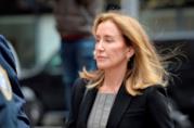 Felicity Huffman condannata per lo scandalo dei college Felicity Huffman
