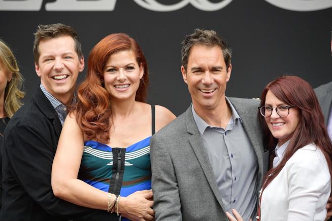 Will & Grace: novità sul reboot Il cast di Will & Grace in posa dinanzi le fotocamere