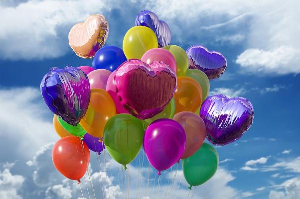Pasqua 2018 con i bambini Palloncini colorati per Pasqua