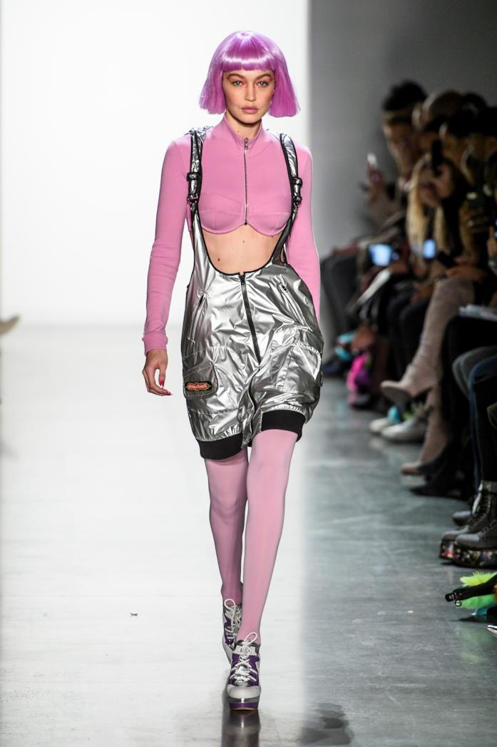 Gigi Hadid - sfilate Gigi Hadid sfila per Jeremy Scott