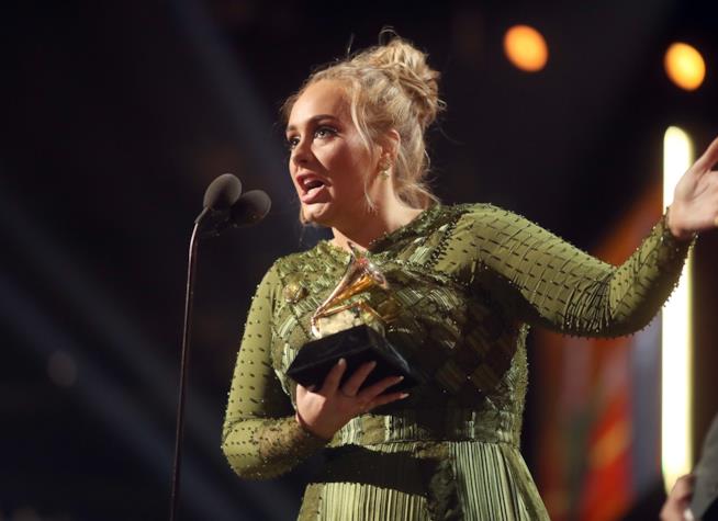La cantante Adele è milionaria anche se non lavora La cantante Adele