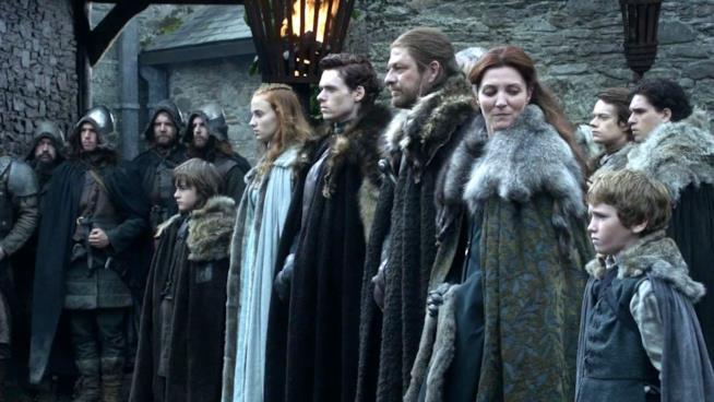 George R.R. Martin già sapeva chi sarebbe sopravvissuto La famiglia Stark al completo per l'arrivo di Re Robert