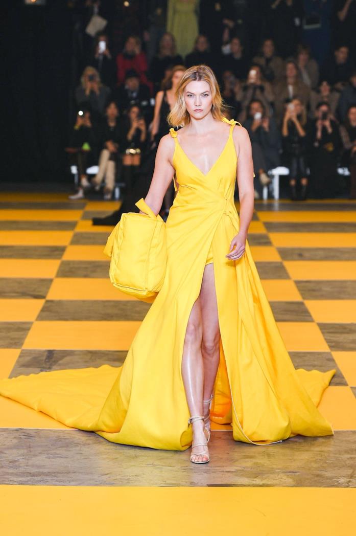 Off-white Un look della sfilata Off-white