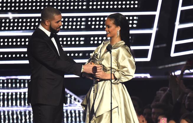 Drake e Rihanna non si seguono più su Instagram Drake e Rihanna