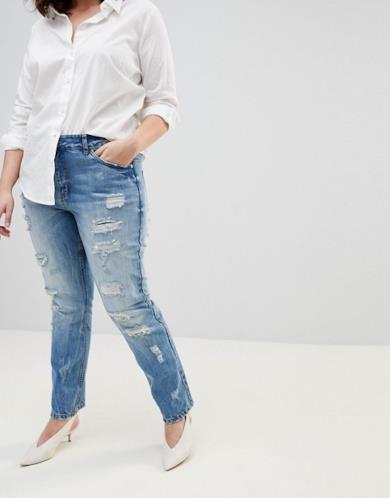 Jeans strappati taglia comoda