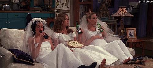Monica, rachel e Phoebe in Friends Una scena di Friends con Jennifer Aniston, Courtney Cox e Lisa Kudrow