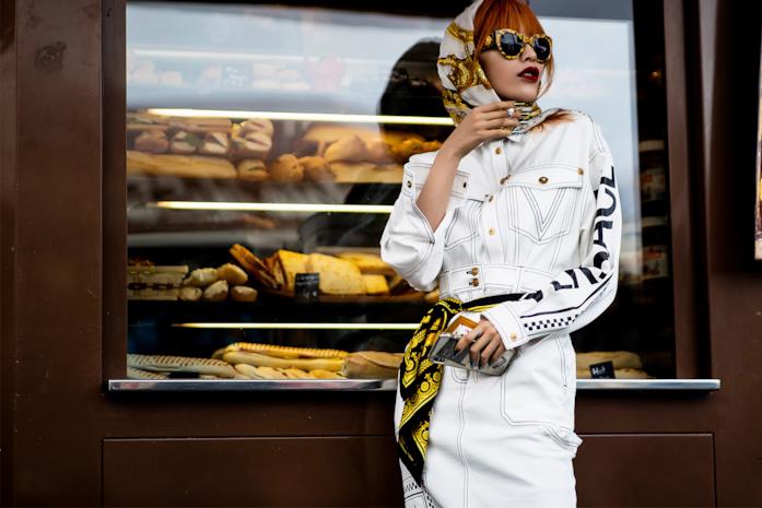 Fazzoletto per capelli Outfit composto da fazzoletto per capelli dallo Street Style di Parigi 2019