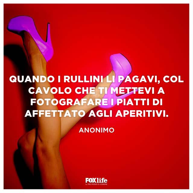 Citazione sulle foto pubblicate sui social network Gambe di donne