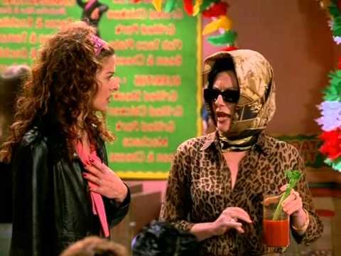 Karen come Anastasia Beaverhausen Debra Messing e Megan Mullally in una scena di Will & Grace
