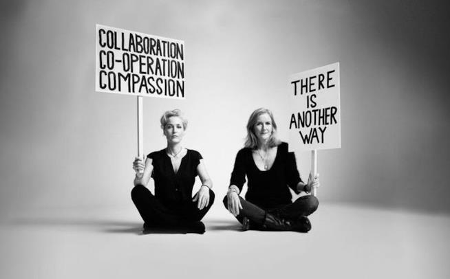 Gillian Anderson e Jennifer Nadel Gillian Anderson insieme a Jennifer Nadel