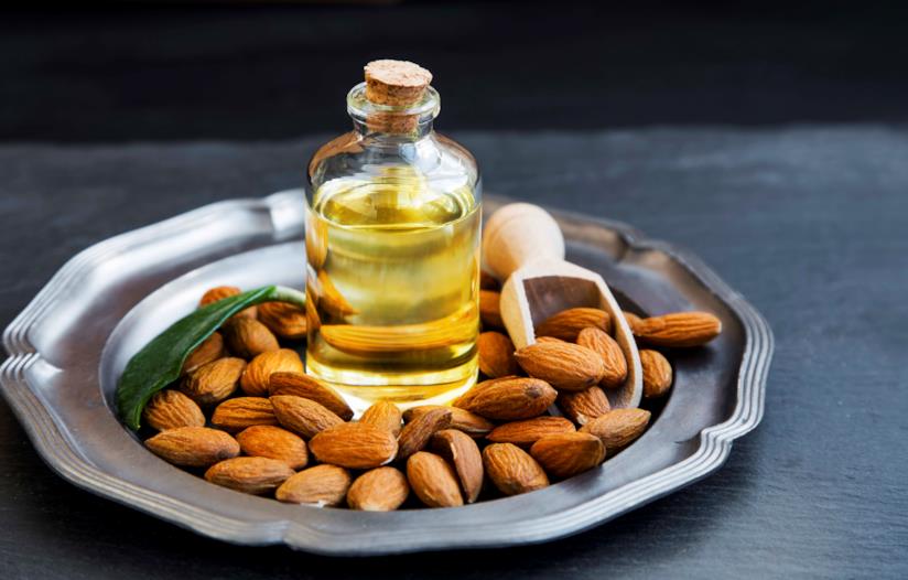 Olio di mandorle dolci Benefici, proprietà e modi d'uso dell'olio di mandorle dolci