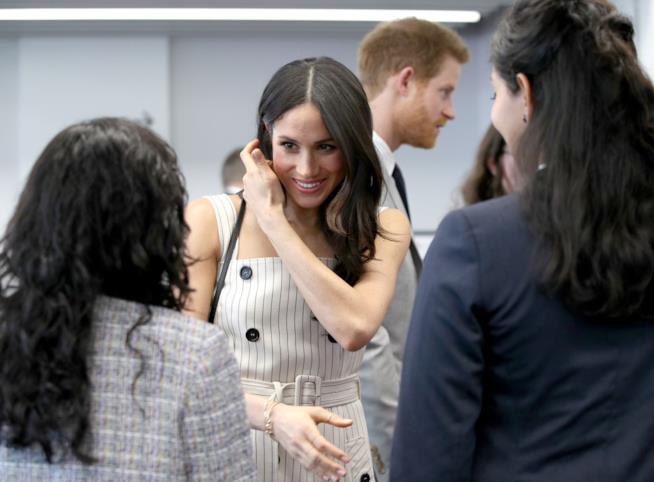 Meghan Markle sfoggerà due abiti da sposa nel giorno del matrimonio con Harry Meghan Markle