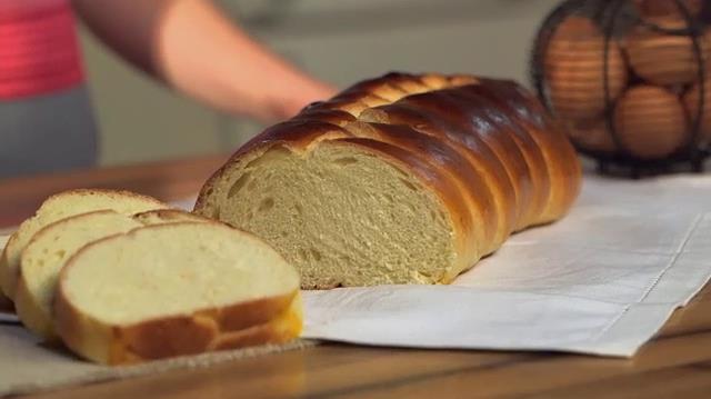 La ricetta di Giallo Zafferano del pane israeliano Challah Una treccia di Challah