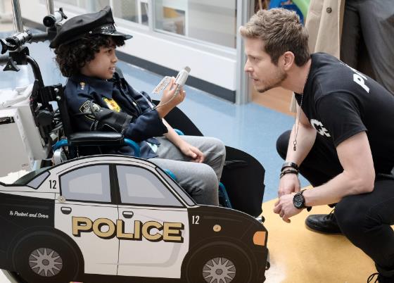 Jasper e Conrad Una scena di The Resident 2x05