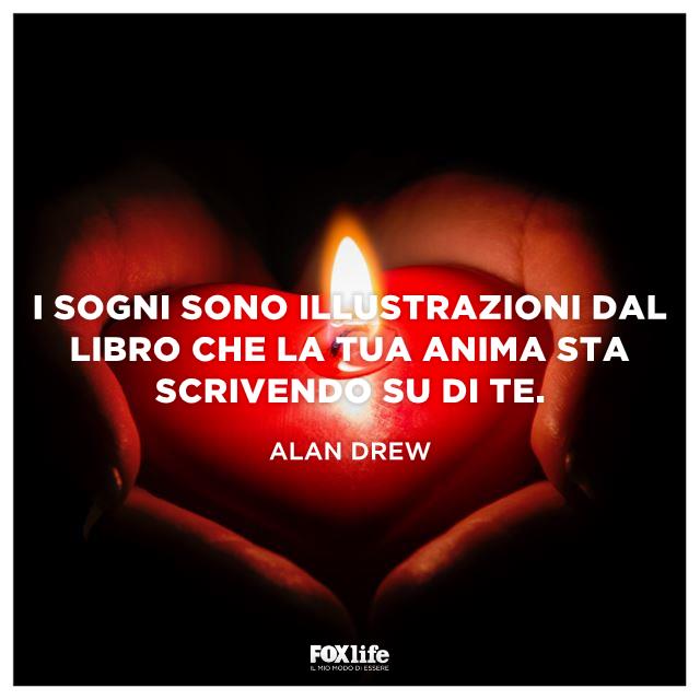 Frase di Alan Drew Mani che tengono una candela accesa