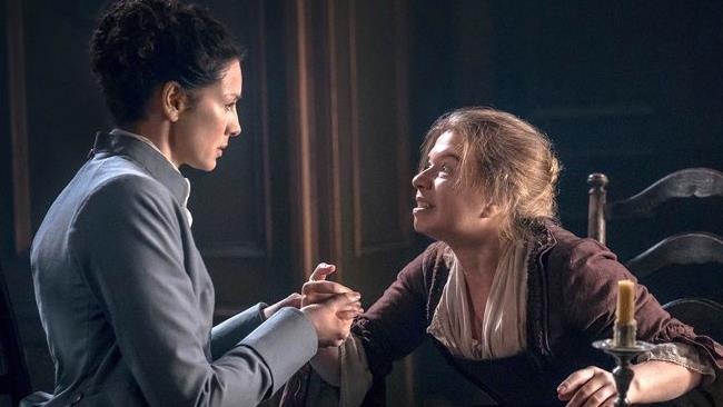 Outlander recensione 3x07 Claire e la veggente che le stringe la mano