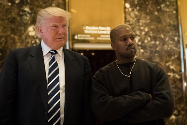 Kanye West elogia Donald Trump e perde 9 milioni di follower Kanye West e Donald Trump
