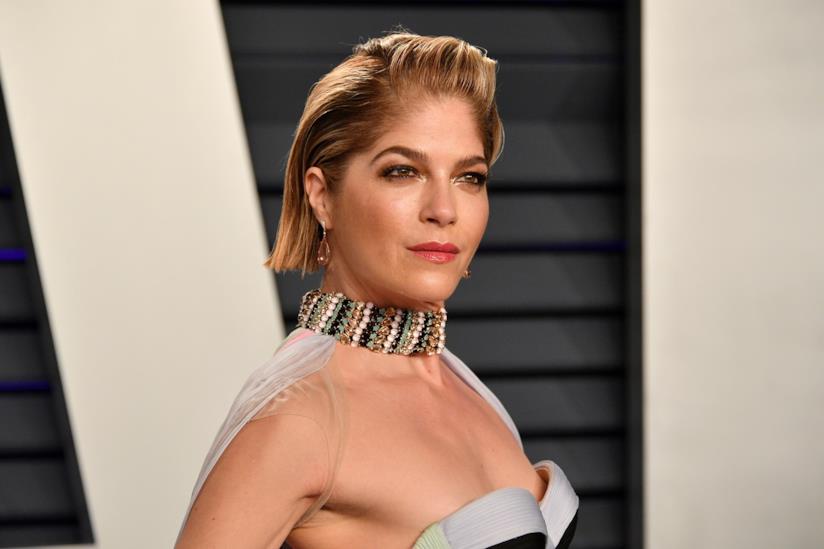 Selma Blair mostra come ci si trucca se ha la sclerosi multipla Selma Blair
