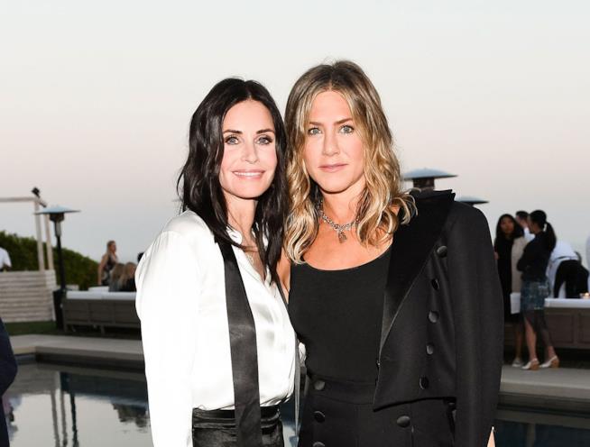 Courteney Cox e Jennifer Aniston di nuovo insieme Courteney Cox e Jennifer Aniston