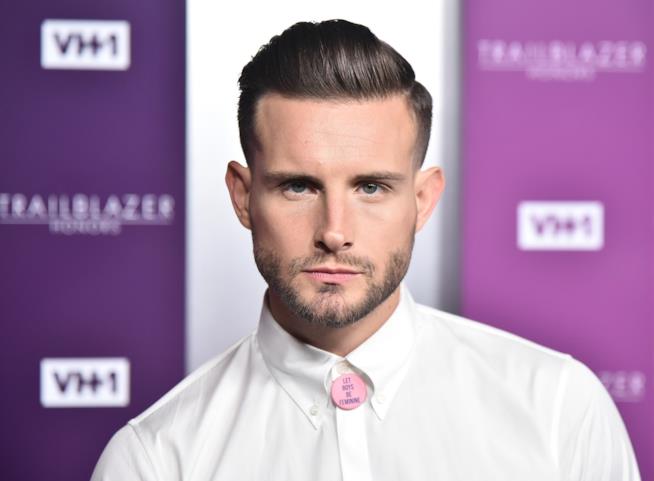 Nico Tortorella spiega come sta esplorando la sua fluidità di genere Nico Tortorella