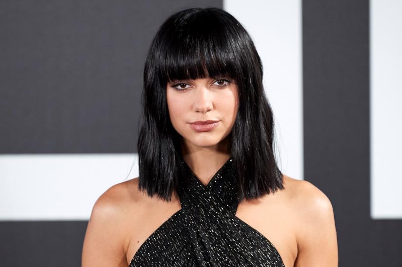 Dua Lipa cambia look e sceglie i capelli bicolor Dua Lipa