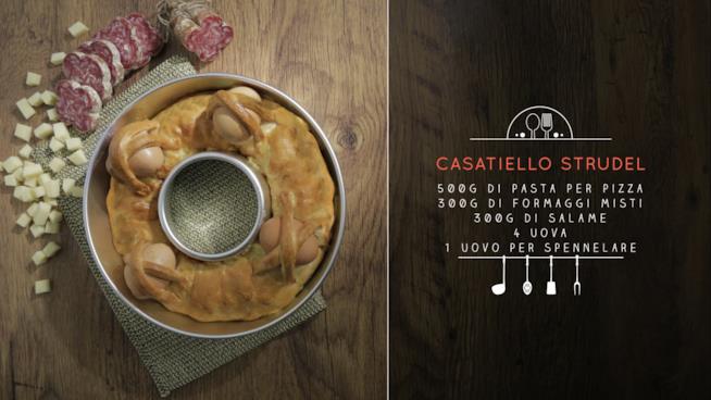 Casatiello strudel ripieno di formaggi misti e salame Casatiello strudel